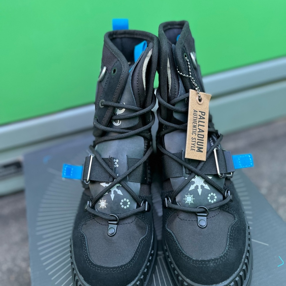 🆕 Palladium PL Shock Witch Queen Black Boots with Blue Accent unisex - Picture 4 of 5